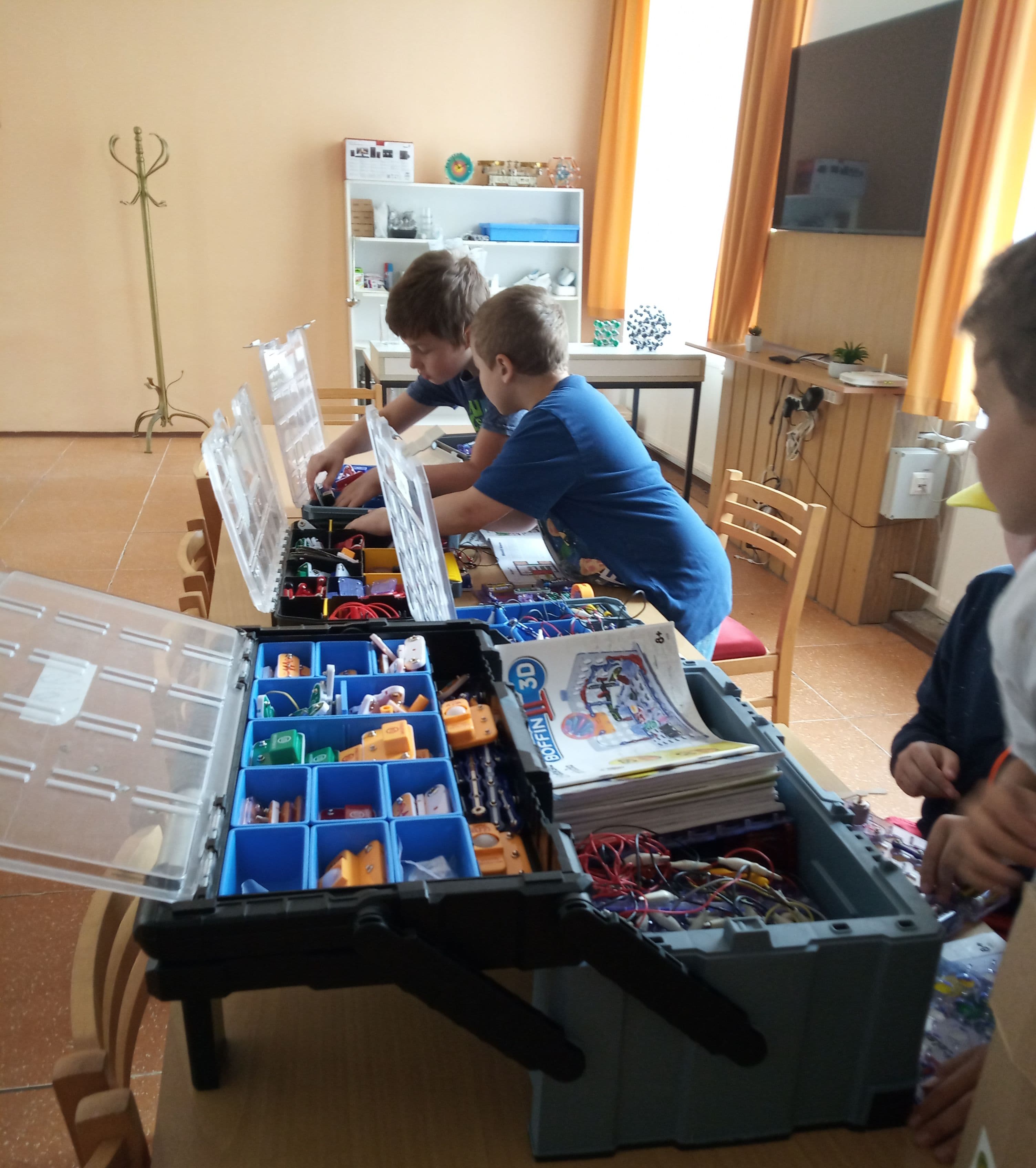 Blik, cvak, světlo svítí